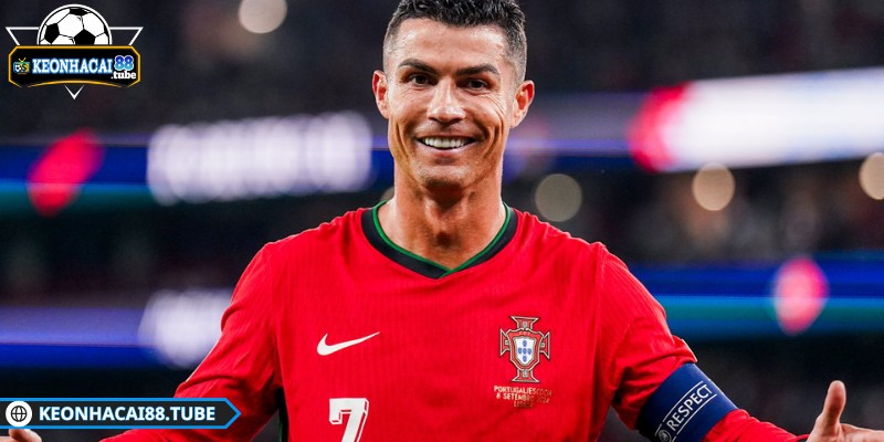 Ronaldo đá chính không? Truyền thông đưa tin trước giờ lăn - 2 Ronaldo đá chính không luôn được người hâm mộ quan tâm
